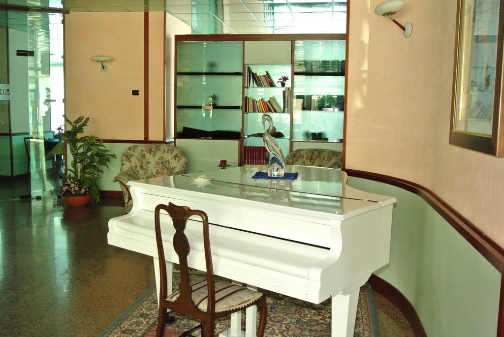 Hotel Mirage Lido di Classe Εξωτερικό φωτογραφία